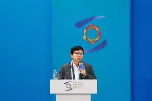 乡村版奥特曼走红日本、岩井俊二点赞背后，小镇青年“走出”快手